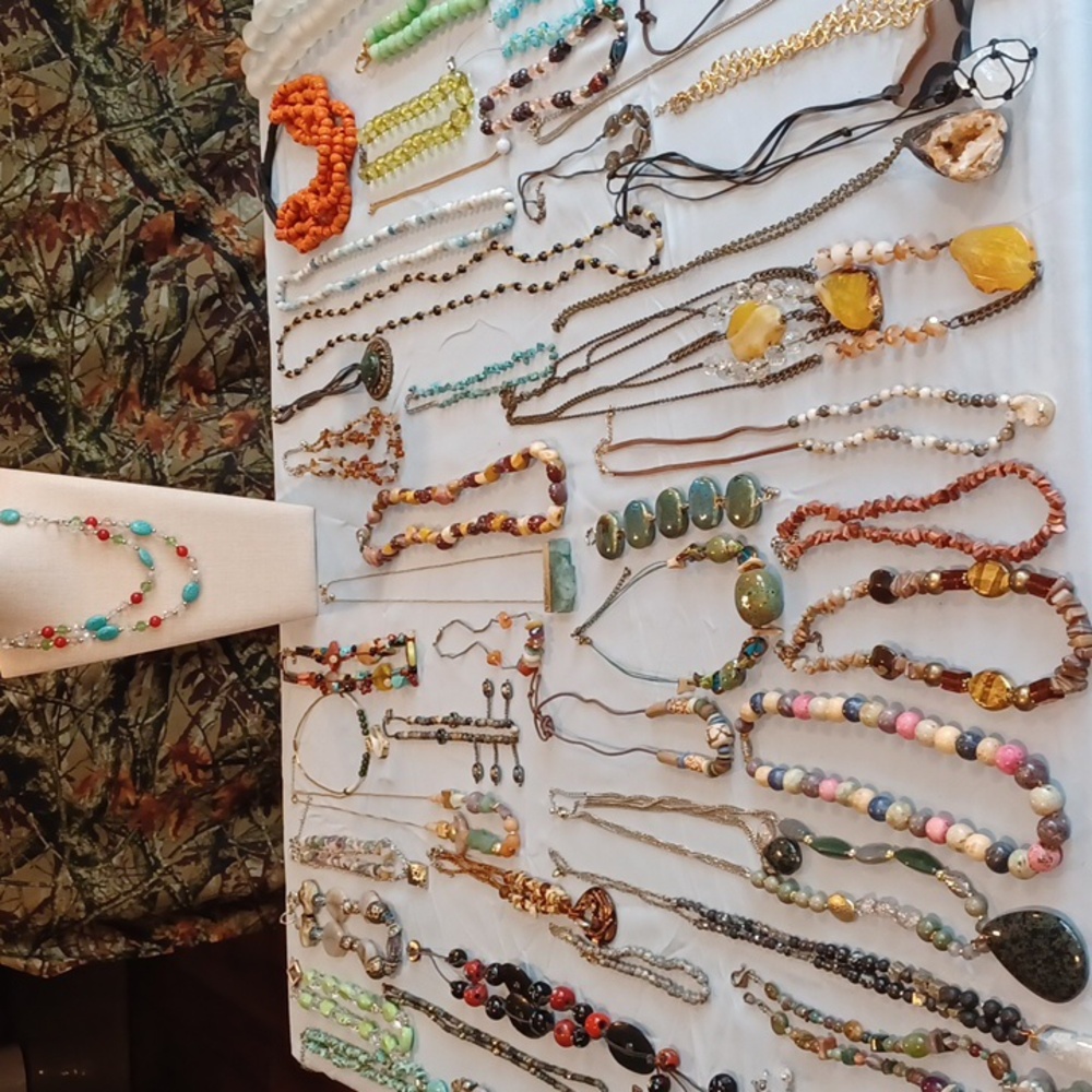 10.00 Necklace Flyer - Picture 2 of 2